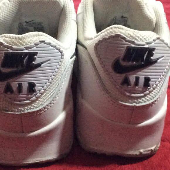 Nike Women's Air Max Shoe Size US 6.5 - Picture 5 of 10